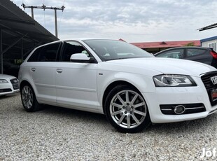 AUDI A3 2.0 TDI Ambition DPF quattro S-LINE/5AJ...