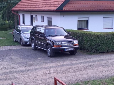 CHEVROLET BLAZER