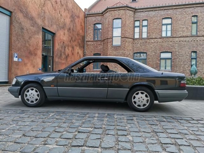 MERCEDES-BENZ E 200 Coupe