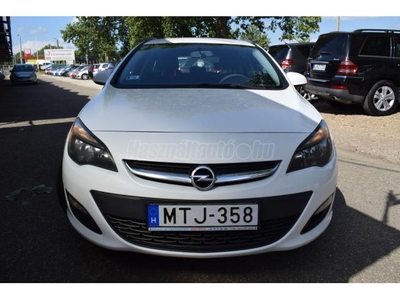 OPEL ASTRA J Sports Tourer 1.7 CDTI Enjoy 2. tulajdonostól/ Vezetett szervizkönyv