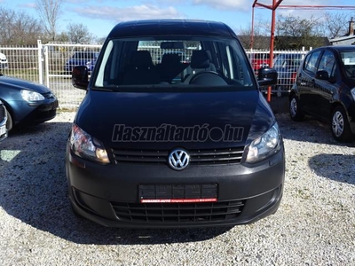 VOLKSWAGEN CADDY 1.6 CR TDI Life Trendline Team BlueMotion Színes Navi.Kétzónás Digit Klíma.Ülésfűtés.Tolatóradar