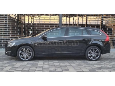 VOLVO V60 2.4 D [D6] PHEV AWD Summum Geartronic GYÖNYÖRŰ