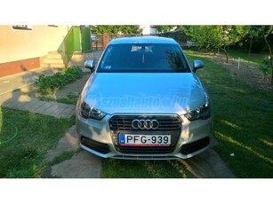 AUDI A1 Sportback 1.6 TDI DPF Attraction