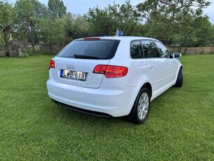 AUDI A3 1.6 TDI Ambiente S-tronic DPF 1.6 CRDTI S-TRONIC