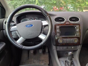 FORD FOCUS 1.6 Ghia