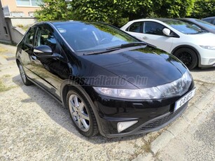 HONDA CIVIC 1.8 Executive Xenon. panorámatető. ülésfűtés. Navi. BT. t.radar