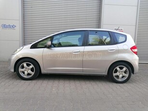 HONDA JAZZ 1.4 Elegance CVT Klíma/Alufelni/USB/Vezetett szervizkönyv!