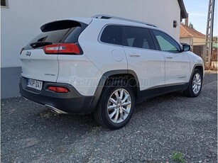 JEEP CHEROKEE 2.0 MJD Limited (Active Drive I.) (Automata) ÜLÉS HŰT-FŰT.NAVI.IGAZI BŐR.FRISS SZERVÍZ.KITŰNŐ ÁLLAPOT