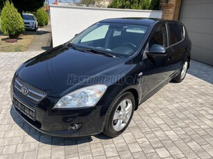 KIA CEE'D 1.6 CRDi EX Limited Digit klíma. Szervizkönyv. friss műszaki!