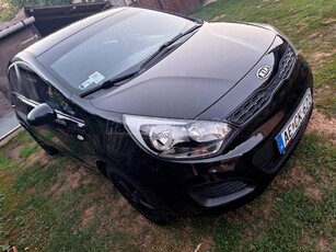 KIA RIO 1.2 CVVT LX Sérülésmentes! Magánszemélytől eladó!