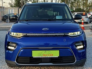 KIA SOUL EV 64kWh Platinum ÜLÉSFŰTÉS / KORMÁNYFŰTÉS / HEAD-UP / NAVI / KAMERA / SZERVIZKÖNYV!!