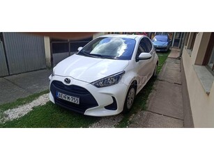 MAZDA 2 Hybrid 1.5 Pure Plus CVT Toyota Yaris