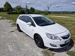 OPEL ASTRA J 1.4 Cosmo