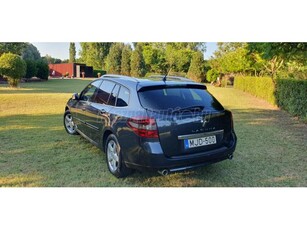 RENAULT LAGUNA 2.0 dCi Black Edition Kulcs nélküli nyitás-indítás//Bi-Xenon kanyarkövető fényszóró//Digit klíma//Temp