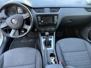 SKODA OCTAVIA Combi 1.2 TSI Elegance 2 év műszaki. ülésfűtés. vonóhorog. friss szervíz