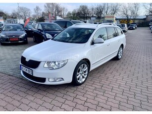 SKODA SUPERB Combi 2.0 CR TDI Elegance Bi-Xenon.Radar.TempoMat