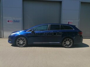 TOYOTA AVENSIS Touring Sports 2.0 Executive CVT LED/Navigáció/18-as Alu/KeylessGo/Ülésfűtés/Szervizkönyv!