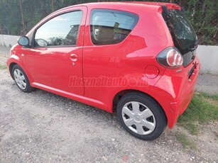 TOYOTA AYGO 1.0 Plusz AC Vezetett szervízkőnyv