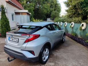 TOYOTA C-HR 1.8 Hybrid Dynamic e-CVT