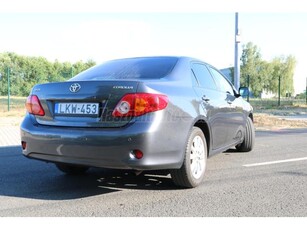 TOYOTA COROLLA Sedan 1.6 Executive