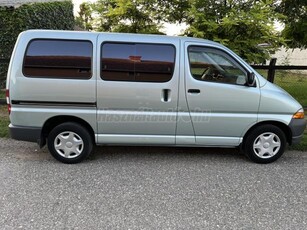 TOYOTA HI-ACE Hiace 2.4 D Glass Van 2. Tulajdonostól