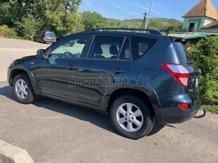 TOYOTA RAV 4 Rav4 2.2 DCAT Sol (Automata) EXTRÁS-SZERVIZELT.VONÓHORGOS!!!