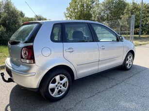 VOLKSWAGEN POLO IV 1.4 75 16V