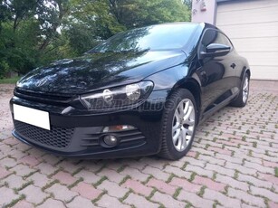 VOLKSWAGEN SCIROCCO 2.0 CR TDI D.KLÍMA - SZERVIZKÖNYV