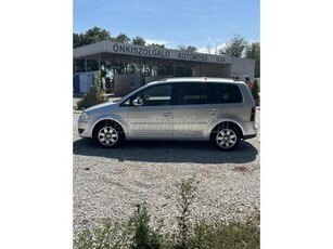 VOLKSWAGEN TOURAN 1.9 PD TDi Highline Family