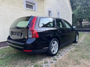 VOLVO V50 1.6 D DRIVe Kinetic Ülésfűtés . xenon . 172000km !!