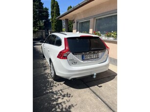 VOLVO V60 2.0 D [D2] Summum