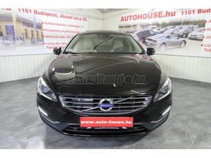 VOLVO V60 2.0 [T4] Summum Geartronic 74.000 KM! KAMERA! BŐR! DVD! NAVI! SÁVTARTÓ! TÁVOLSÁGTARTÓ! NAPFÉNYTETŐ! MO-i!