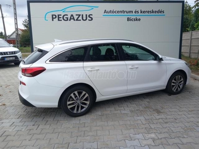 HYUNDAI I30 1.6 CRDi MP Comfort MAGYARORSZÁGI! ÁFÁS! Sávtartó! Front Assist! Fáradtság érzékelő!