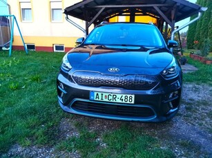 KIA NIRO e-Niro 64kWh Platinum Garanciás. Vonóhoroggal