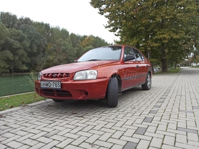 HYUNDAI ACCENT 1.5i LS