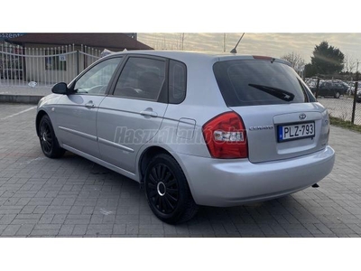 KIA CERATO 1.5 CRDi LX Base