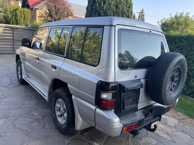 MITSUBISHI PAJERO Classic Wagon 2.5 TD