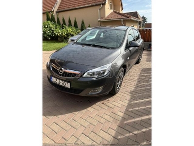 OPEL ASTRA J 1.4 Enjoy