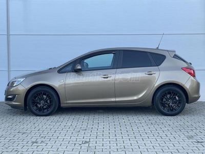 OPEL ASTRA J 1.4 T Cosmo / VEZETETT SZERVIZKÖNYV / ÜLÉSFŰTÉS / KORMÁNYFŰTÉS / RADAROK / 93 E. KM /