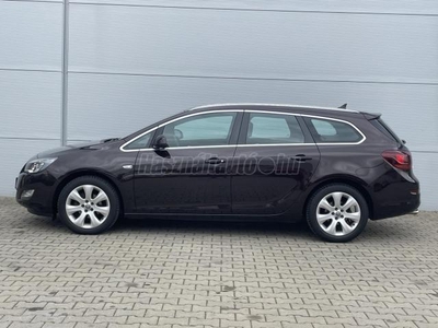 OPEL ASTRA J Sports Tourer 1.4 T Cosmo / VEZETETT SZERVIZKÖNYV / ÜLÉSFŰTÉS / KORMÁNYFŰTÉS / DIGITKLÍMA /