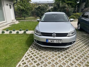 Eladó használt Volkswagen Jetta - 1.6 CR TDI Comfortline DSG, 4 ajtó, 7 fokozatú duplakuplungos automata váltó