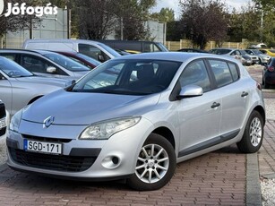 Renault Megane 1.6 Advantage Végig Renaultnál s...