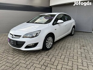 Opel Astra J Sedan 1.6 Enjoy Garanciával!