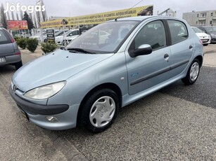 Peugeot 206 1.4 Mistral Moi! Szervizkönyv! Megk...