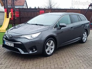 Toyota Avensis Touring Sports 2.0 D-4D Executiv...