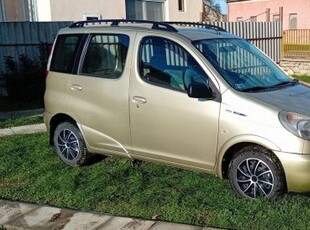 Toyota Yaris Verso 1.3 Linea Sol autó eladó extrákkal