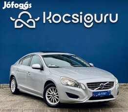 Volvo S60 2.0 D [D3] Momentum Geartronic / Mo-i...