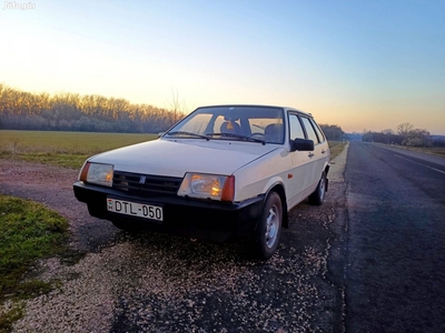 Lada Samara 21093