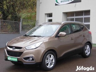 Hyundai IX35 1.6 Style 2WD Szervizkönyv-Navigác...