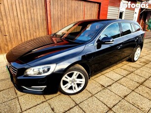 Volvo V60 2.4 D [D6] Phev AWD Momentum Geartron...